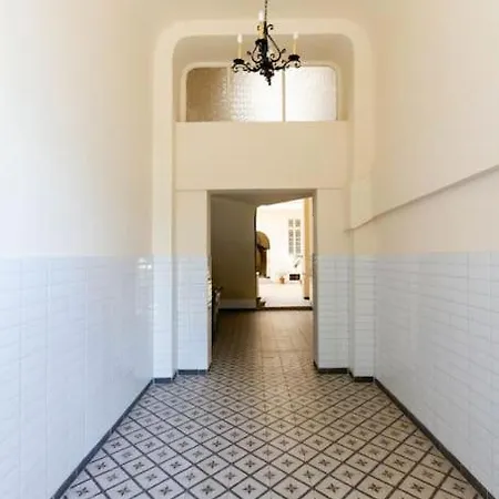 Διαμέρισμα Harmonic In Bem Square *