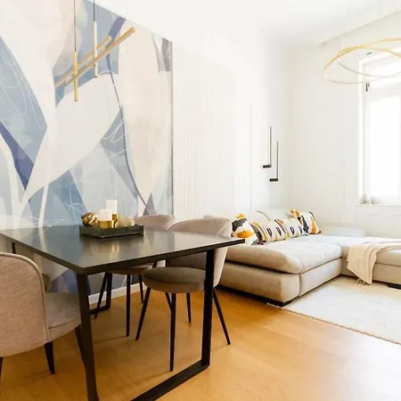 Διαμέρισμα Harmonic In Bem Square